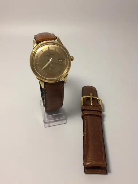 Correa de cuero marrón de 18 mm con barriga