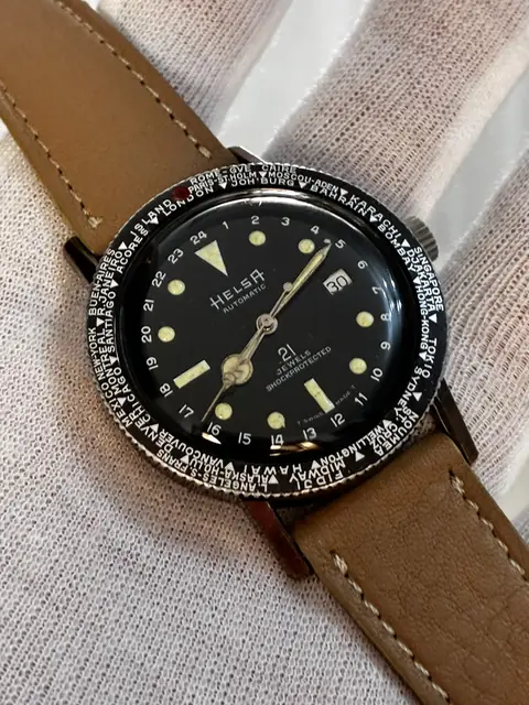 Diver automático vintage de 24 horas con esfera negra