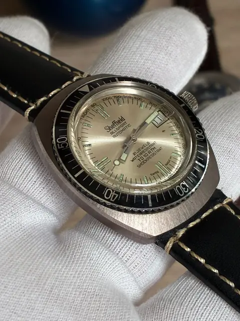 Reloj diver Sheffield automático con bisel giratorio · foto 3