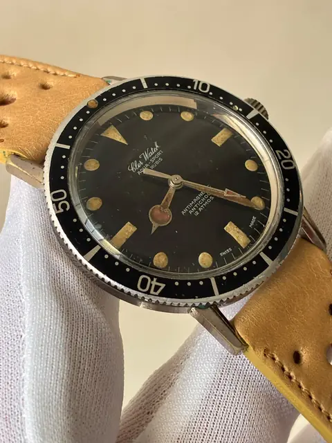 Reloj diver vintage de cuerda con esfera negra y bisel fijo · foto 6