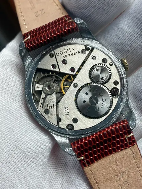 Reloj Dogma vintage de cuerda con esfera texturizada · foto 4