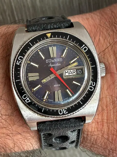 Duward Aquastar vintage diver 200 metros con bisel de baquelita