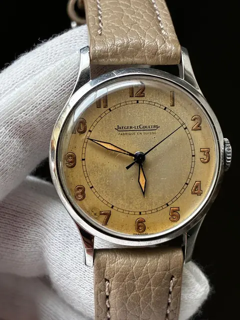 Reloj Jaeger-LeCoultre vintage años 40 con esfera patinada