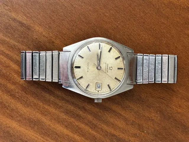 Omega vintage automático calibre 565 con armis extensible original · foto 11