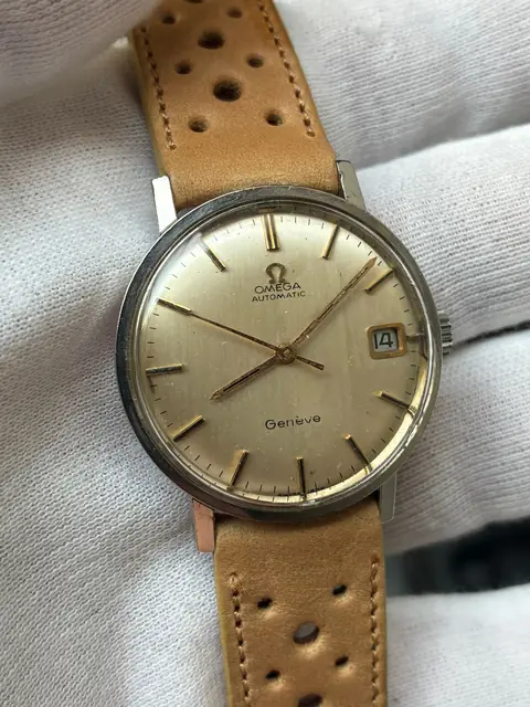 Omega automático vintage con calibre 565 · foto 2