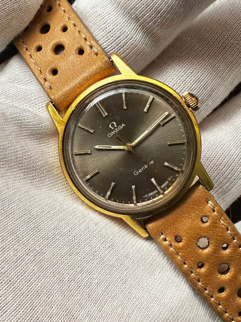 Omega vintage de cuerda con caja bañada en oro y calibre 601 · foto 2