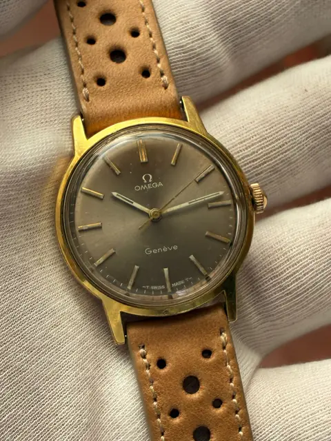 Omega vintage de cuerda con caja bañada en oro y calibre 601 · foto 4