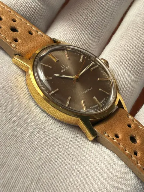 Omega vintage de cuerda con caja bañada en oro y calibre 601 · foto 5