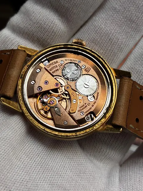 Omega vintage de cuerda con caja bañada en oro y calibre 601 · foto 7