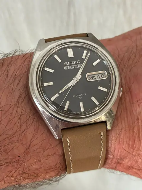Seiko 5 Actus automático ref. 7019 con esfera negra
