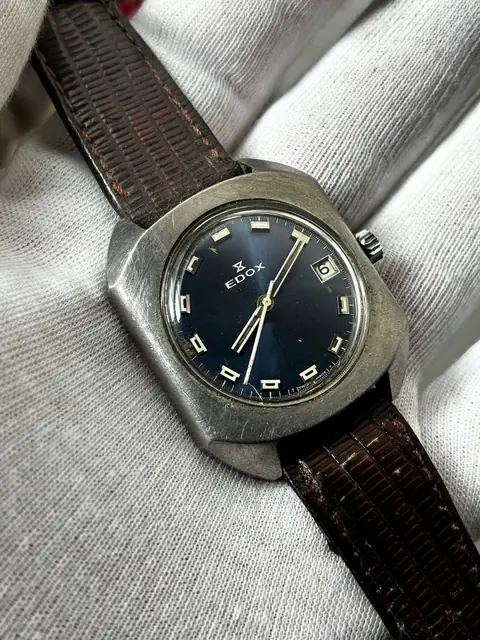 Reloj Edox vintage de cuerda con esfera azul · foto 2