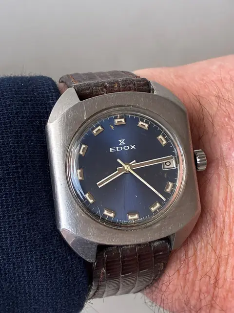 Reloj Edox vintage de cuerda con esfera azul · foto 4