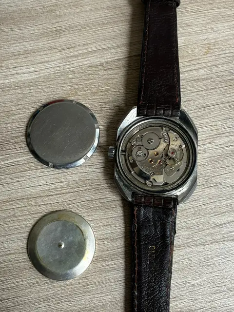 Reloj Edox vintage de cuerda con esfera azul · foto 5