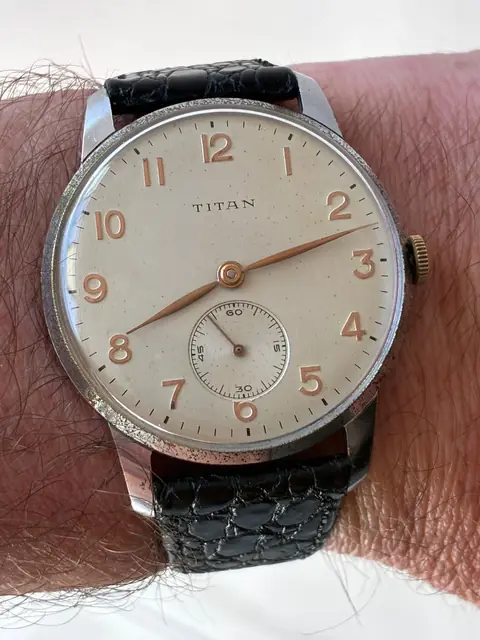 Reloj Titán jumbo vintage de cuerda de los años 60