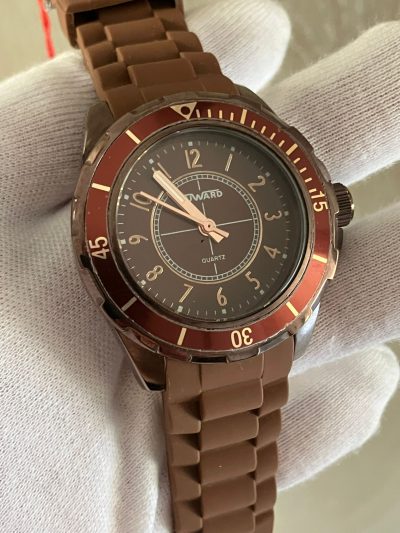 Reloj DUWARD a estrenar con su estuche y garantía sin sellar - Imagen 3