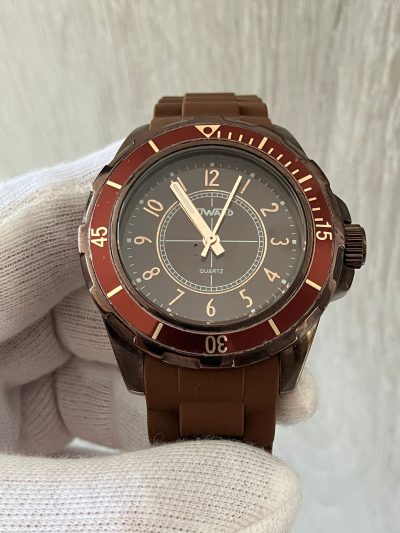 Reloj DUWARD a estrenar con su estuche y garantía sin sellar - Imagen 4