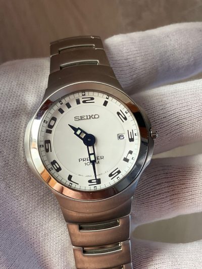 Reloj Seiko premier 100 metros con su estuche acumulador en garantía marca 255 euros a estrenar de antiguo stock de relojería - Imagen 2