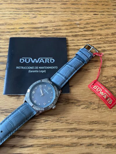 Reloj DUWARD marca 90 euros con estuche y garantía sin sellar, cierre de relojería - Imagen 6