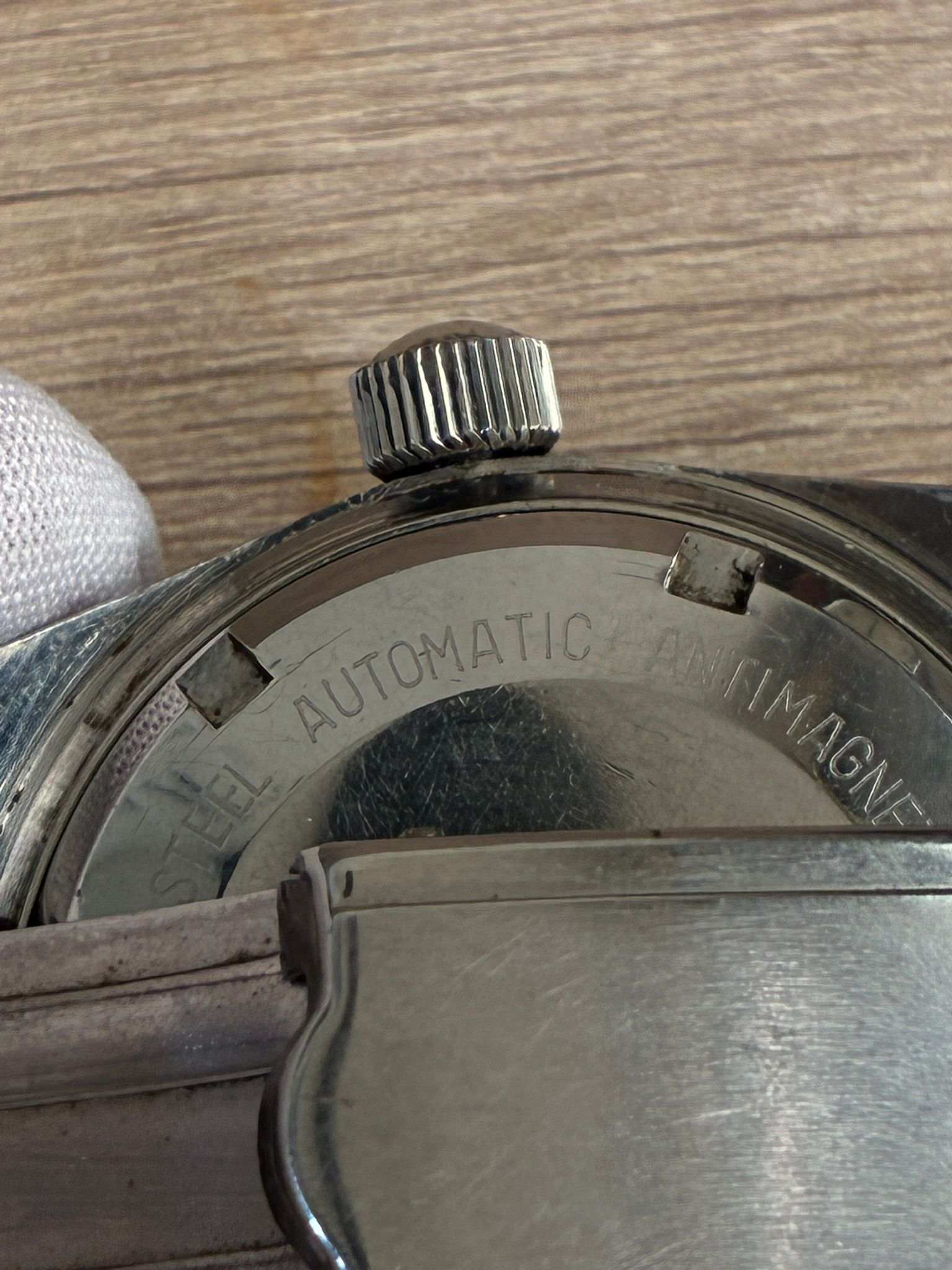 Reloj diver automático TUCAH bisel baquelita y corona roscada - Imagen 7