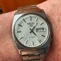 Reloj Seiko 5 automático esfera texturizada todo original