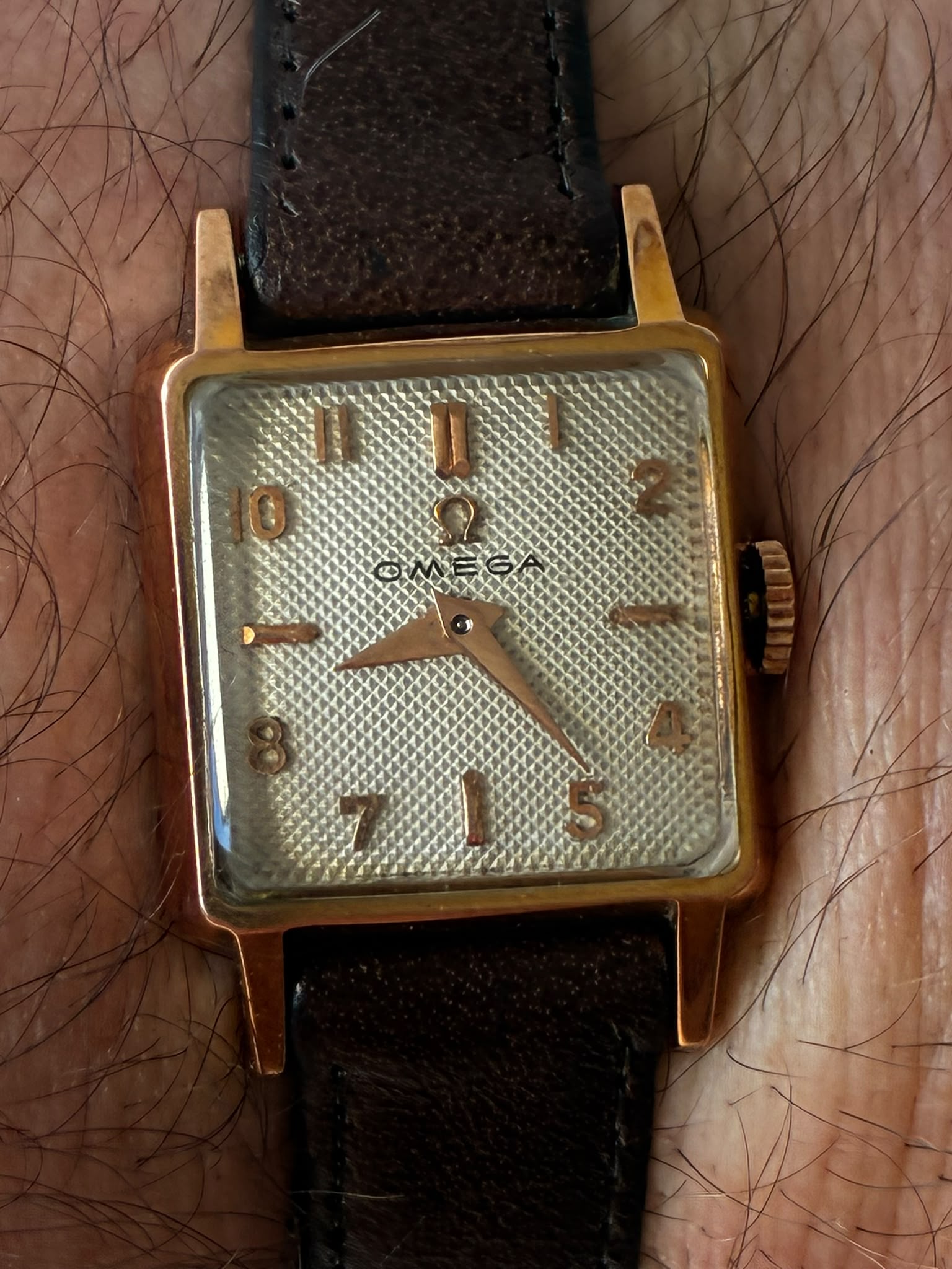Reloj omega esfera texturizada calibre 244 revisado - Imagen 11