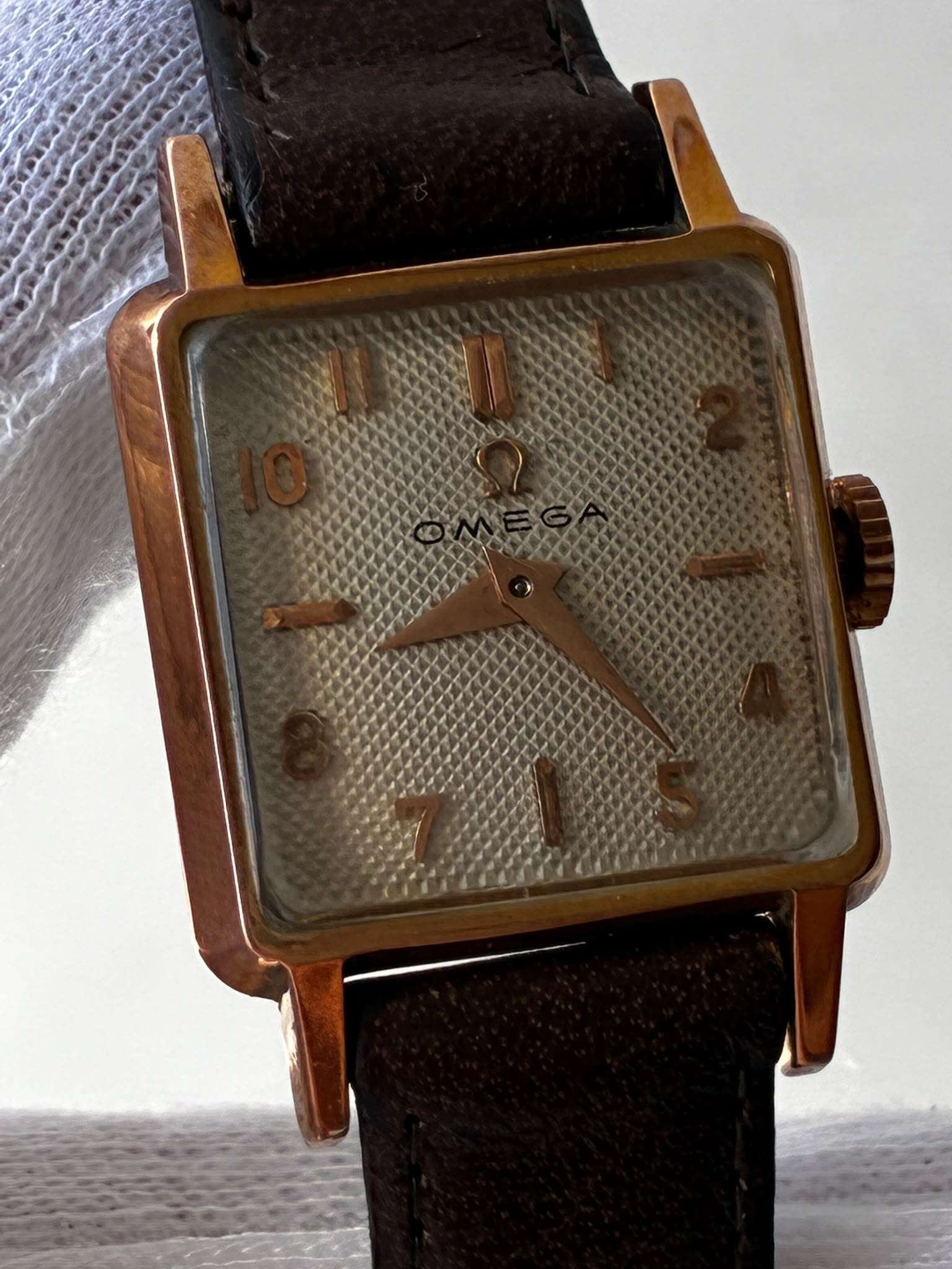 Reloj omega esfera texturizada calibre 244 revisado - Imagen 8
