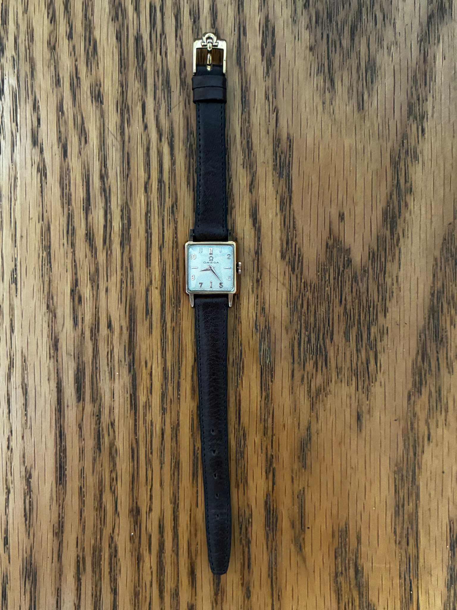 Reloj omega esfera texturizada calibre 244 revisado - Imagen 5