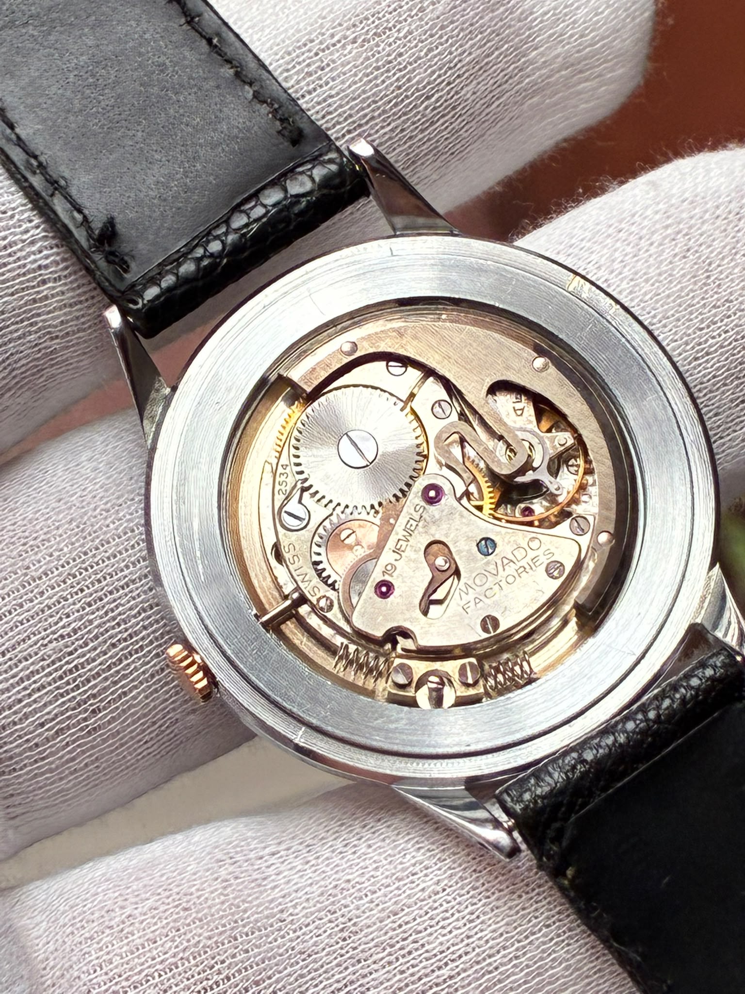 Reloj Movado automático bumper revisado - Imagen 9
