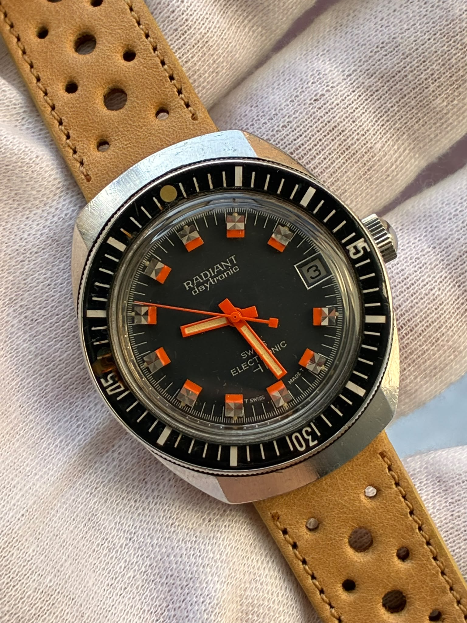 Reloj diver Radiant electrónic bisel de baquelita - Imagen 3